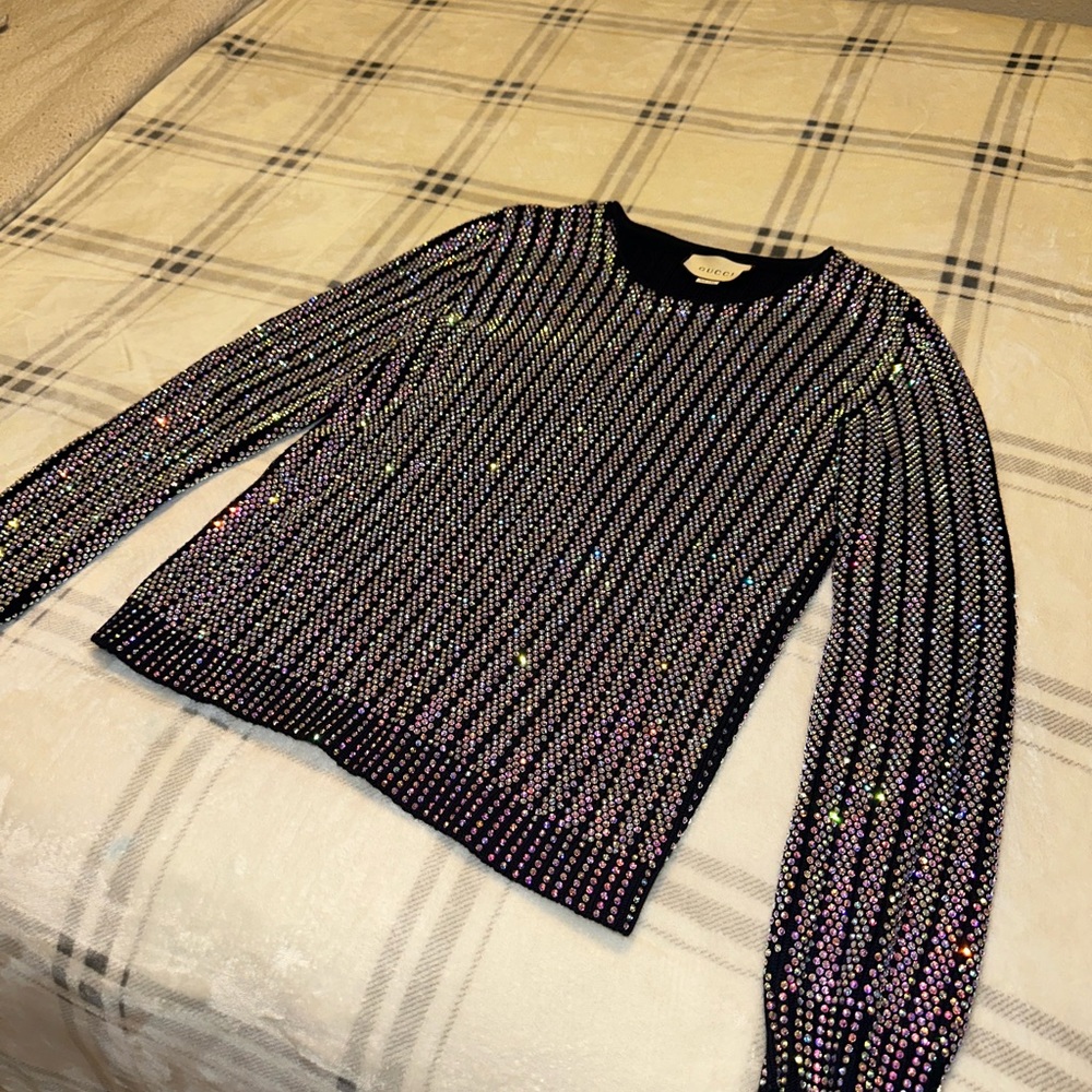 Gucci Mens sweater. Paid $3,650 for it. Only wore it 2 times. Need to sell ASAP.